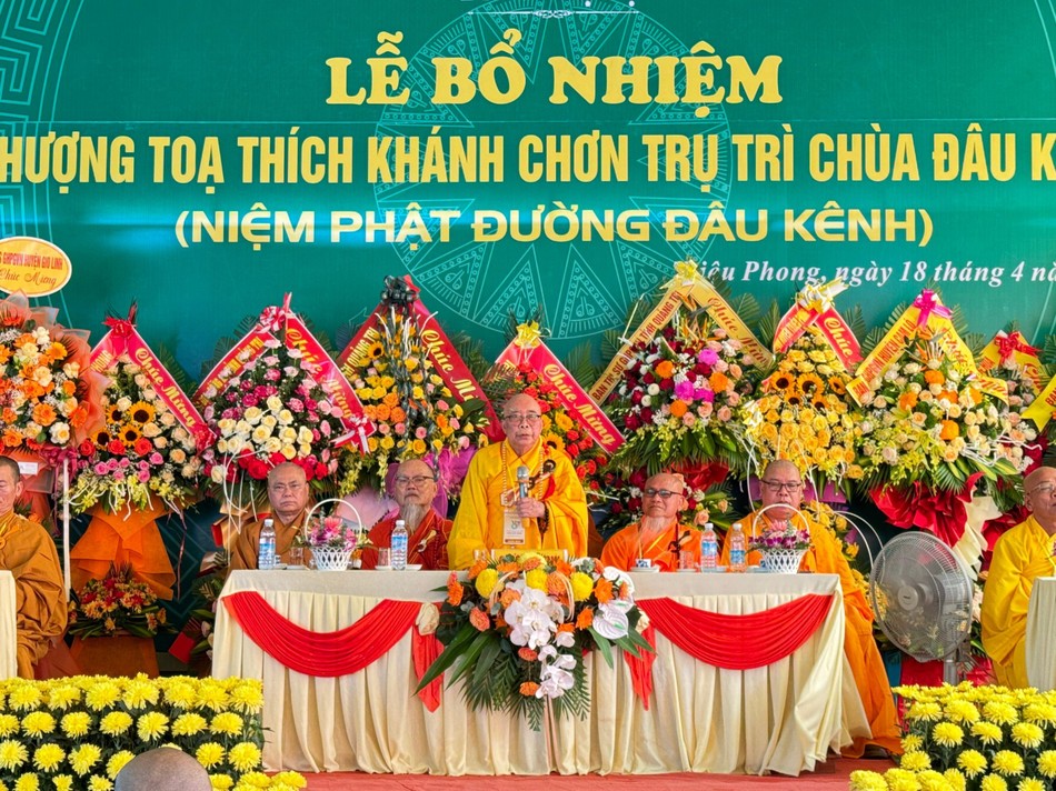 Hoà thượng Thích Thiện Tấn ban đạo từ