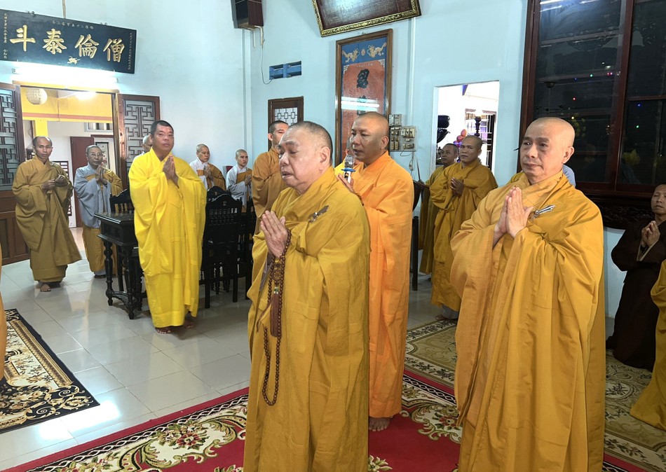 Chư tôn giáo phẩm tưởng niệm Chư tôn giáo phẩm tưởng niệm