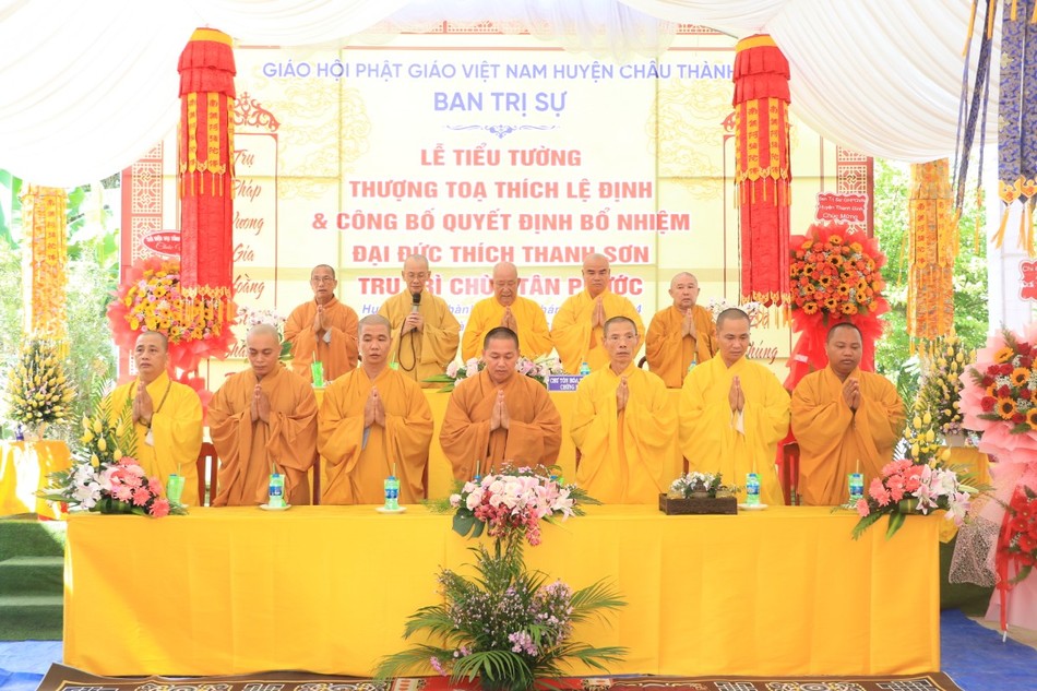 Chư tôn đức chứng minh buổi lễ Chư tôn đức chứng minh buổi lễ