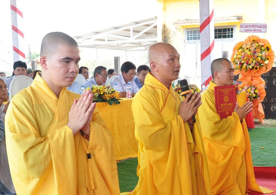 Đại đức Thích Đồng Thọ dâng lời phát nguyện