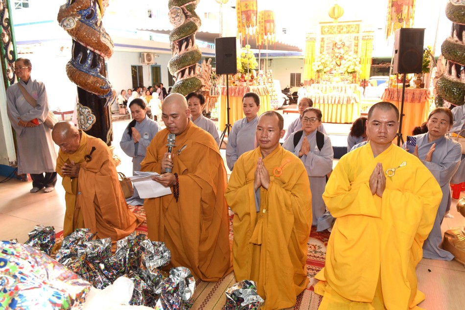 Đại đức Thích Tịnh Huệ dâng lời tưởng niệm ân sư Đại đức Thích Tịnh Huệ dâng lời tưởng niệm ân sư