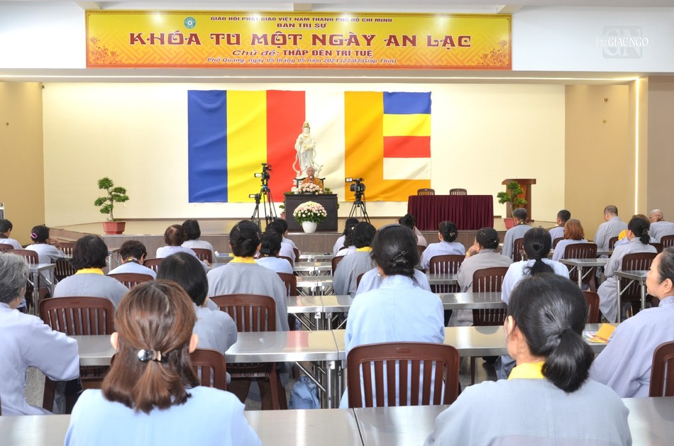 Hơn 250 Phật tử tham dự khóa tu Một ngày an lạc lần 3 tại chùa Phổ Quang