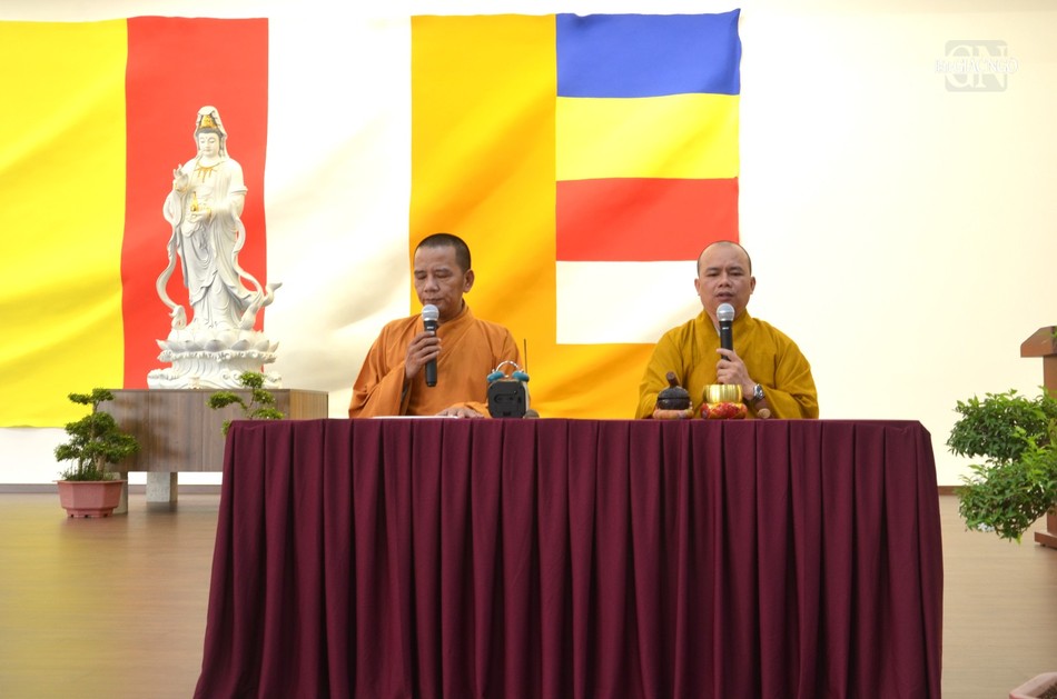 Hướng dẫn đại chúng niệm Phật