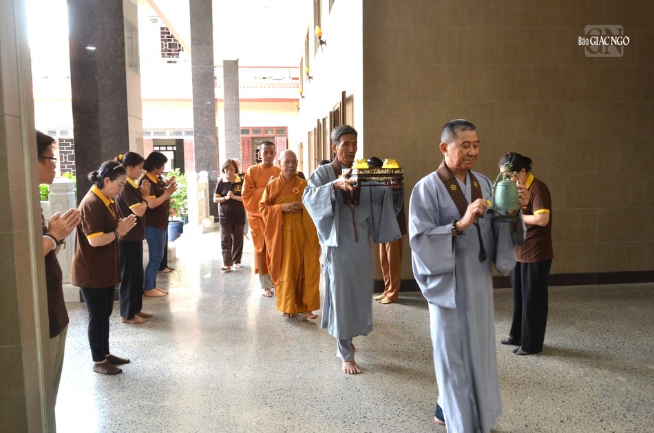 Cung thỉnh chư tôn đức quang lâm