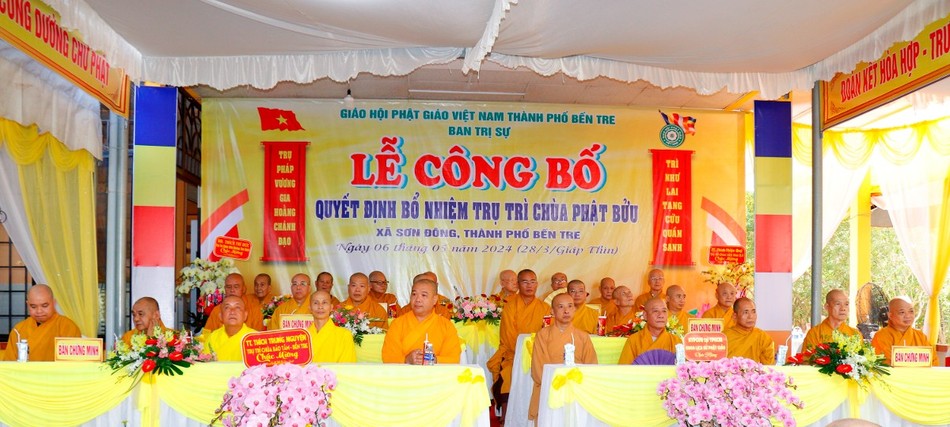 Chư tôn đức chứng minh buổi lễ Chư tôn đức chứng minh buổi lễ