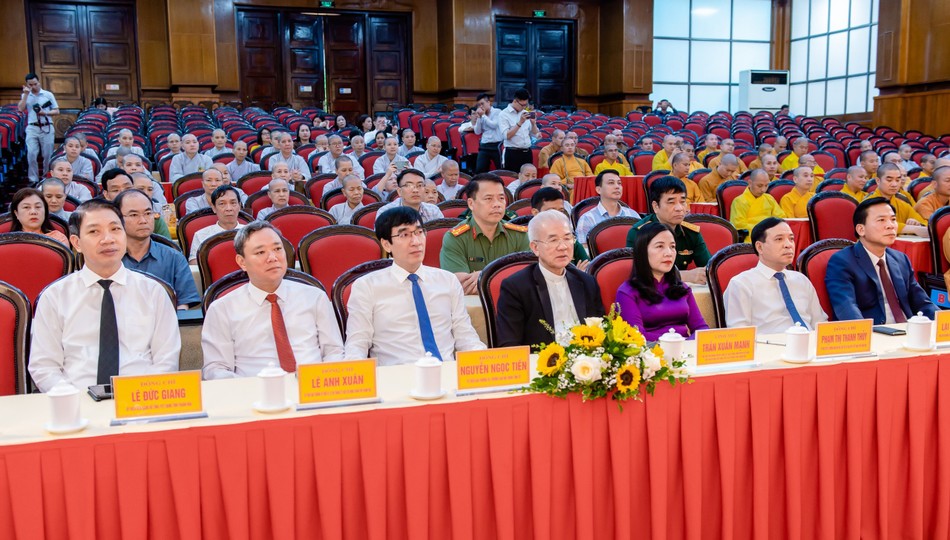 Lãnh đạo tỉnh Thanh Hóa và đại diện tôn giáo bạn Lãnh đạo tỉnh Thanh Hóa và đại diện tôn giáo bạn