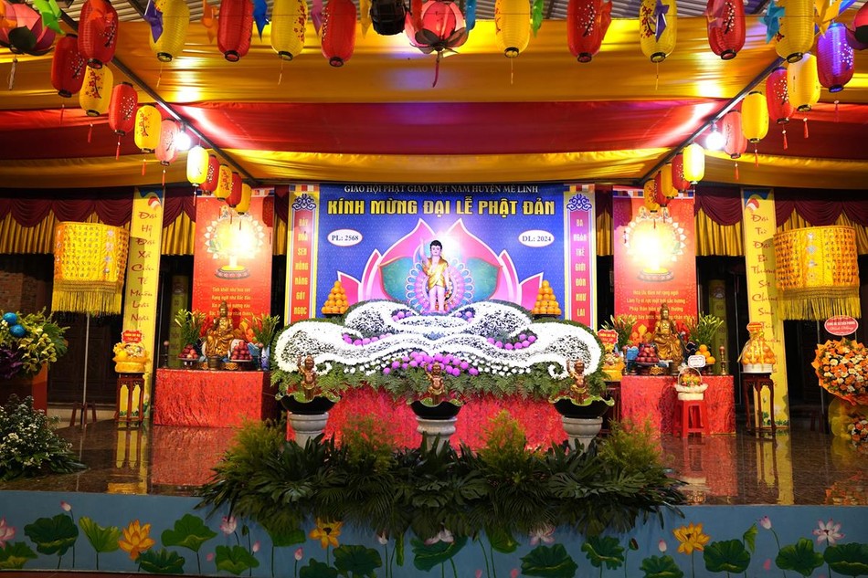 Lễ đài Phật đản tại chùa Khai Quang