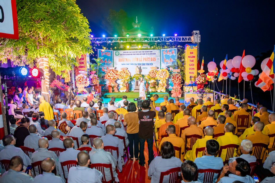 Quang cảnh buổi lễ Quang cảnh buổi lễ