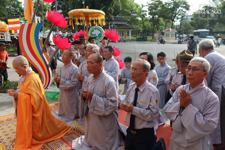 Tín đồ Phật tử hướng về đồng đạo Tín đồ Phật tử hướng về đồng đạo