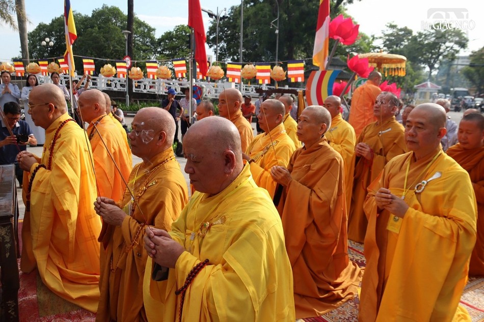 Ban Trị sự GHPGVN tỉnh Thừa Thiên Huế tưởng niệm tại Đài Thánh tử đạo mỗi mùa Phật đản về Ban Trị sự GHPGVN tỉnh Thừa Thiên Huế tưởng niệm tại Đài Thánh tử đạo mỗi mùa Phật đản về