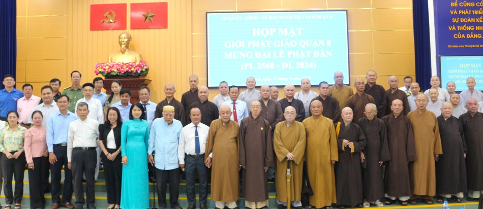 Lưu niệm tại buổi họp mặt Lưu niệm tại buổi họp mặt