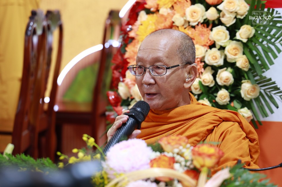 Hòa thượng Thích Minh Giác tuyên đọc Thông điệp Đại lễ Phật đản Phật lịch 2568 của Đức Pháp chủ GHPGVN