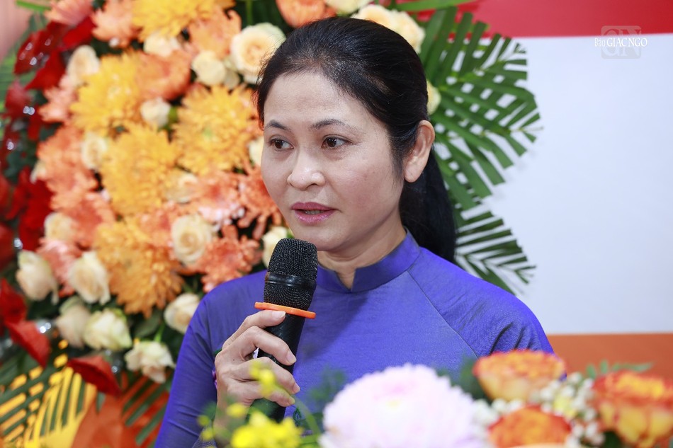 Chủ tịch Ủy ban MTTQVN Q.Bình Thạnh Nguyễn Thu Hương phát biểu chúc mừng