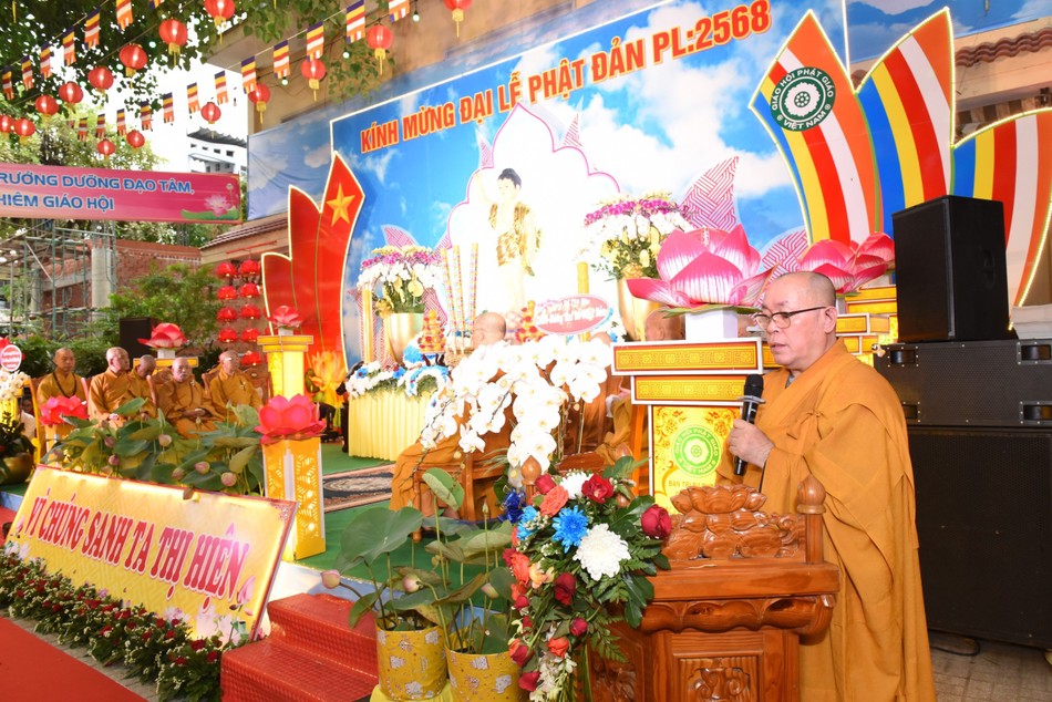 Thượng tọa Thích Đạt Đức tuyên đọc Diễn văn Phật đản Phật lịch 2568