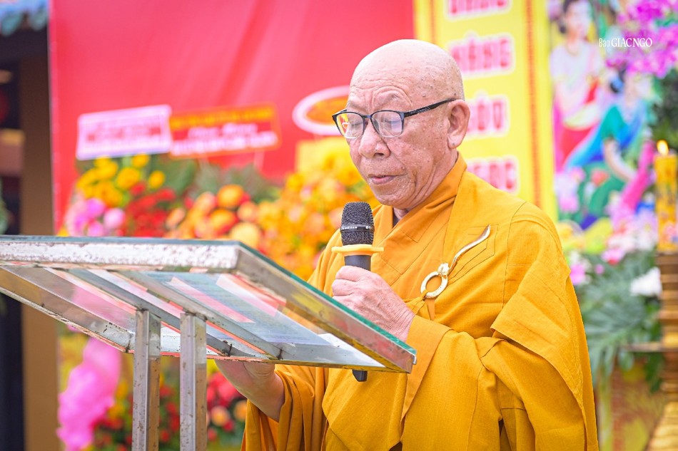 Hòa thượng Thích Huệ Thông tuyên đọc Diễn văn Phật đản Phật lịch 2568