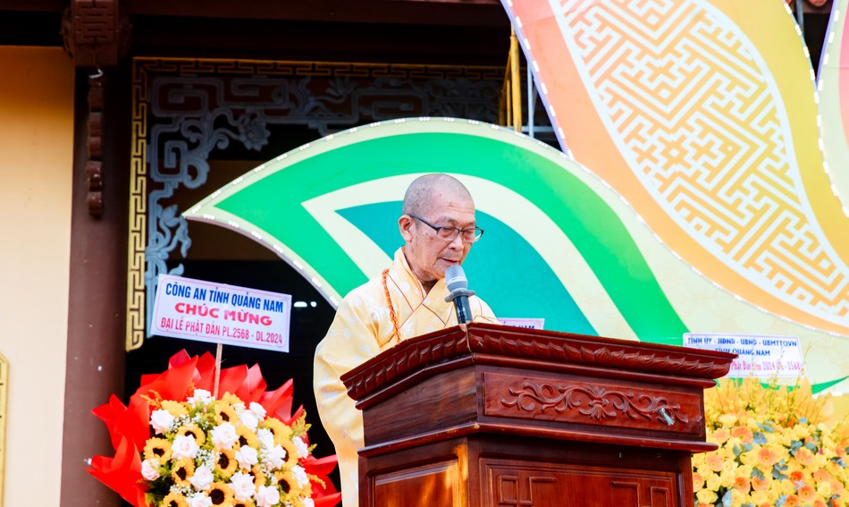 Hòa thượng Thích Thiện Thành cung tuyên Thông điệp Phật đản Phật lịch 2568