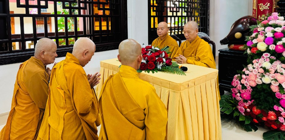 Chư Tăng tác pháp thọ an cư tại tu viện Tường Vân Chư Tăng tác pháp thọ an cư tại tu viện Tường Vân