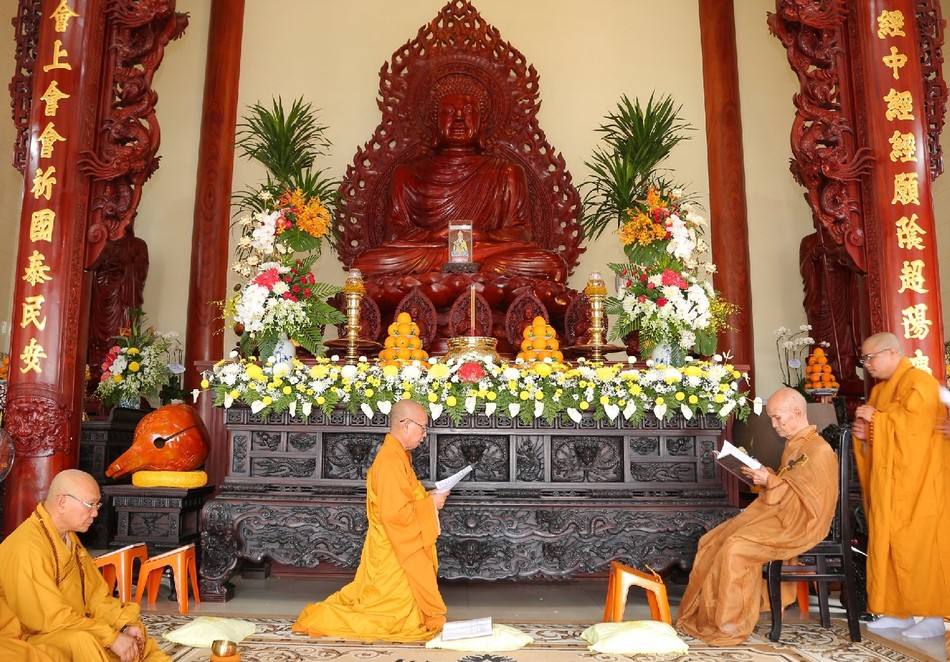 Nhị vị Hòa thượng đối thú an cư tại hạ trường thiền viện Thiên Phước Nhị vị Hòa thượng đối thú an cư tại hạ trường thiền viện Thiên Phước