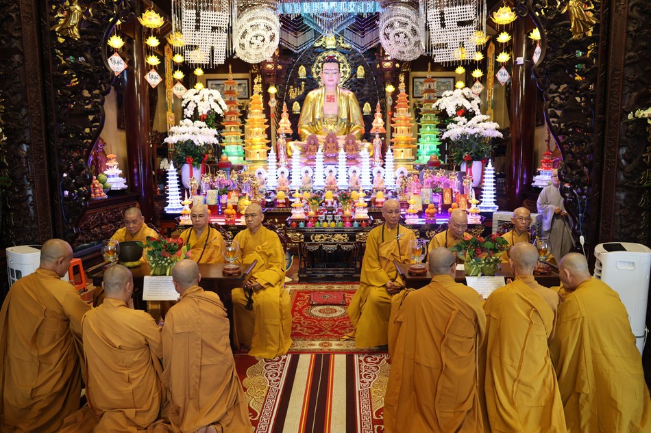 Chư Tăng tác pháp thọ an cư