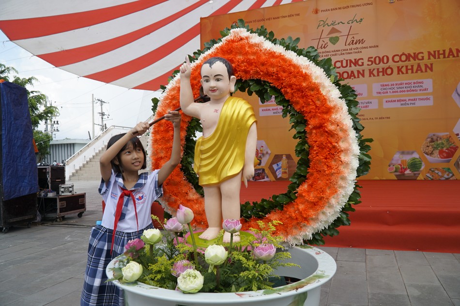 Em Tắm Phật Em Tắm Phật