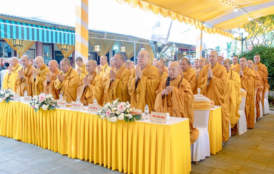 Niệm Phật cầu gia hộ