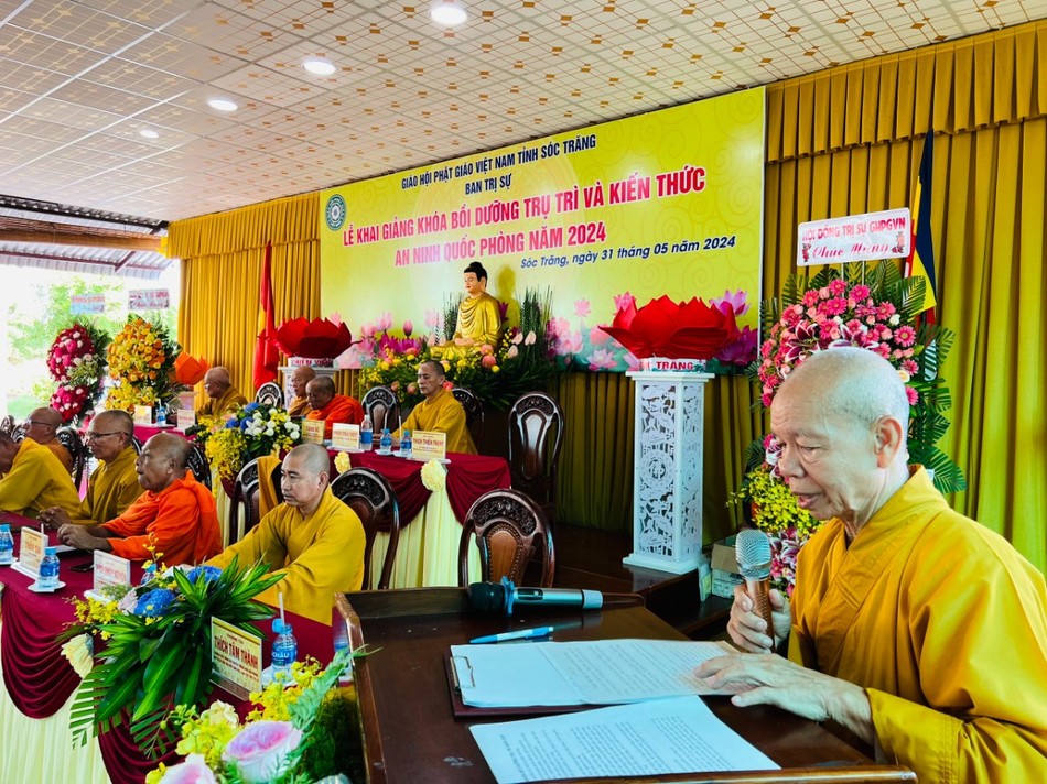 Hòa thượng Thích Thiện Thạnh phát biểu cảm tạ