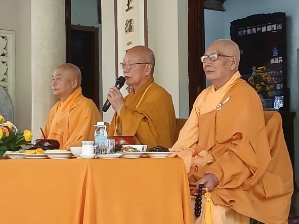 Hòa thượng Thích Tịnh Diệu ban đạo từ Hòa thượng Thích Tịnh Diệu ban đạo từ