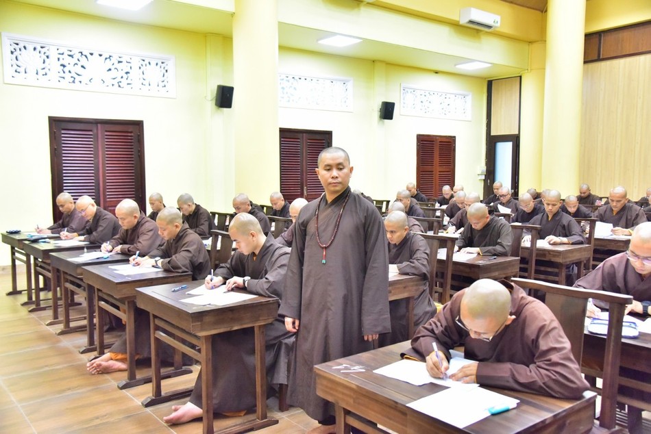 Có 84 Tăng sinh...