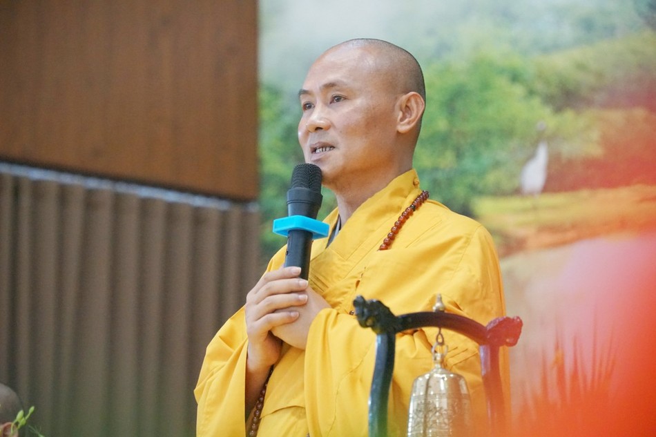 Thượng tọa Thích Giác Minh chia sẻ thời pháp thoại Thượng tọa Thích Giác Minh chia sẻ thời pháp thoại
