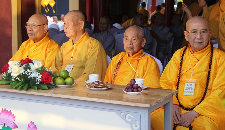 Chư tôn giáo phẩm tham dự lễ