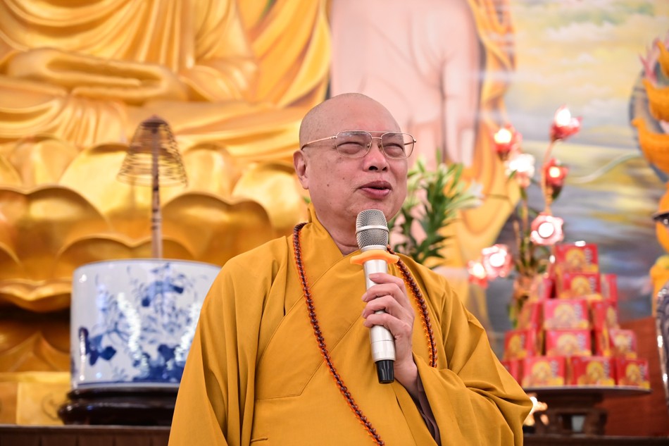 Hòa thượng Thích Thanh Giác ban đạo từ Hòa thượng Thích Thanh Giác ban đạo từ