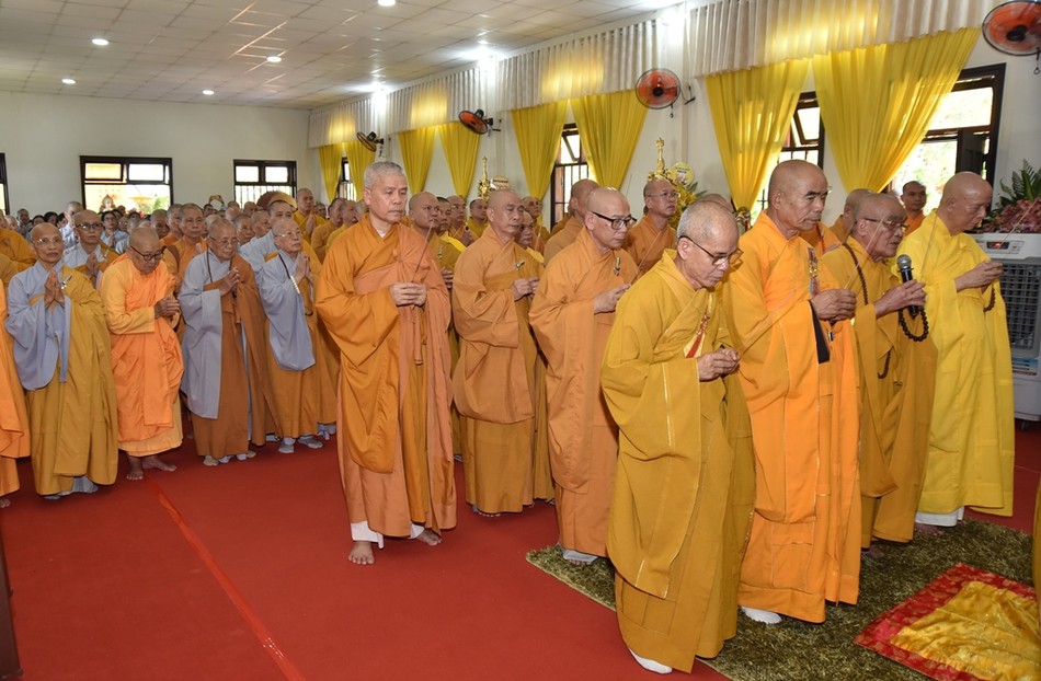 Nhất tâm cầu nguyện Giác linh cố Trưởng lão Hòa thượng cao đăng Phật quốc