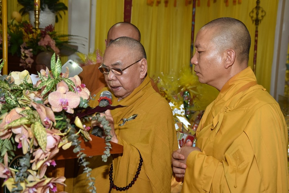 Trưởng lão Hòa thượng Thích Thiện Pháp đọc lời tưởng niệm