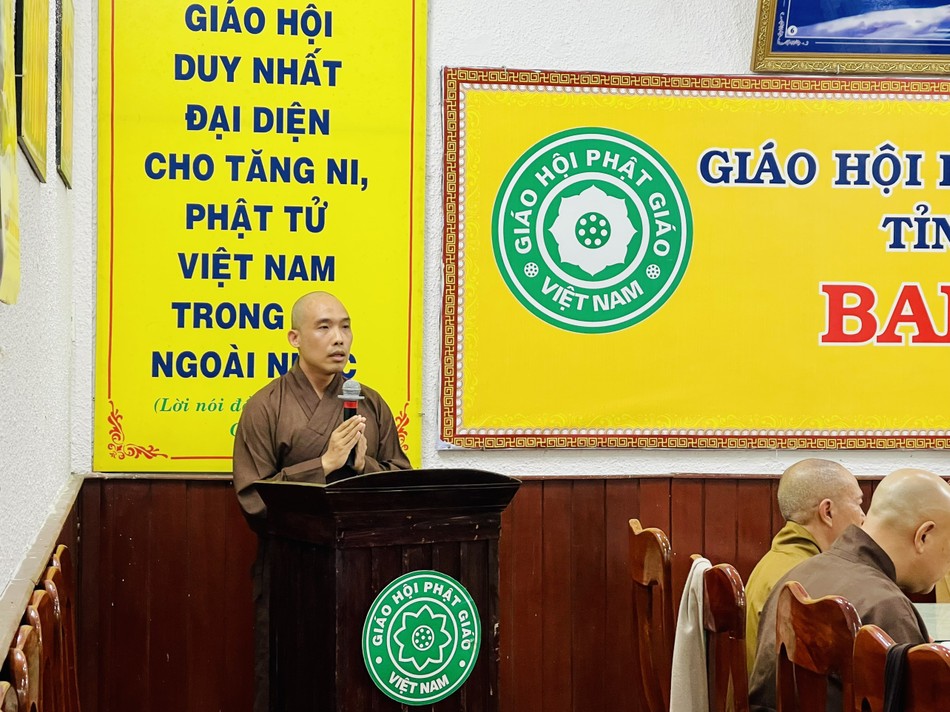 Đại diện Ban Thư ký báo cáo tổng kết công tác tổ chức Đại lễ Phật đản Phật lịch 2568 Đại diện Ban Thư ký báo cáo tổng kết công tác tổ chức Đại lễ Phật đản Phật lịch 2568