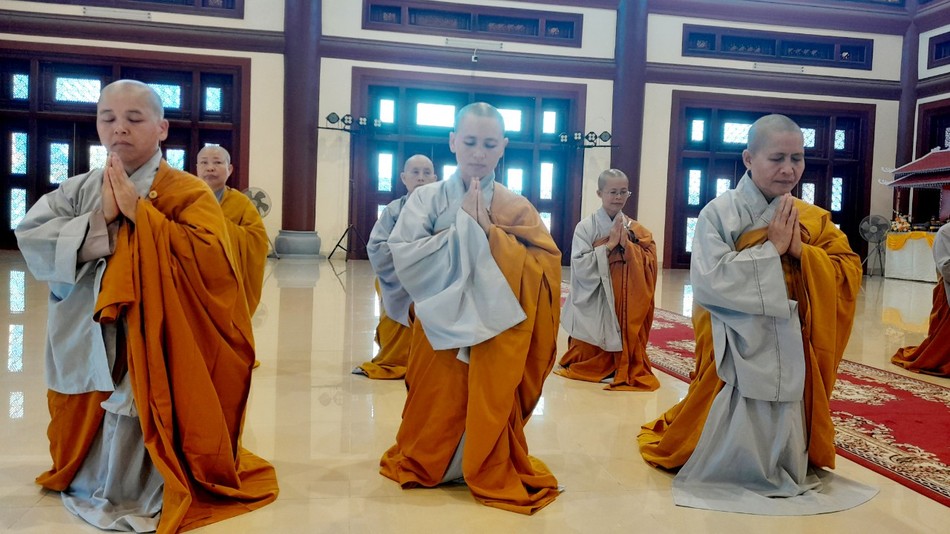 Chư Ni tác pháp hậu an cư tại chùa Cần Linh Chư Ni tác pháp hậu an cư tại chùa Cần Linh