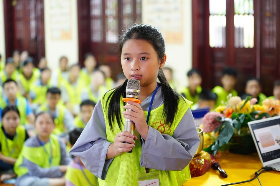 Em tham gia trả lời các câu hỏi về Phật pháp Em tham gia trả lời các câu hỏi về Phật pháp