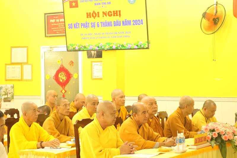 Chư tôn đức Tăng tham dự hội nghị Chư tôn đức Tăng tham dự hội nghị