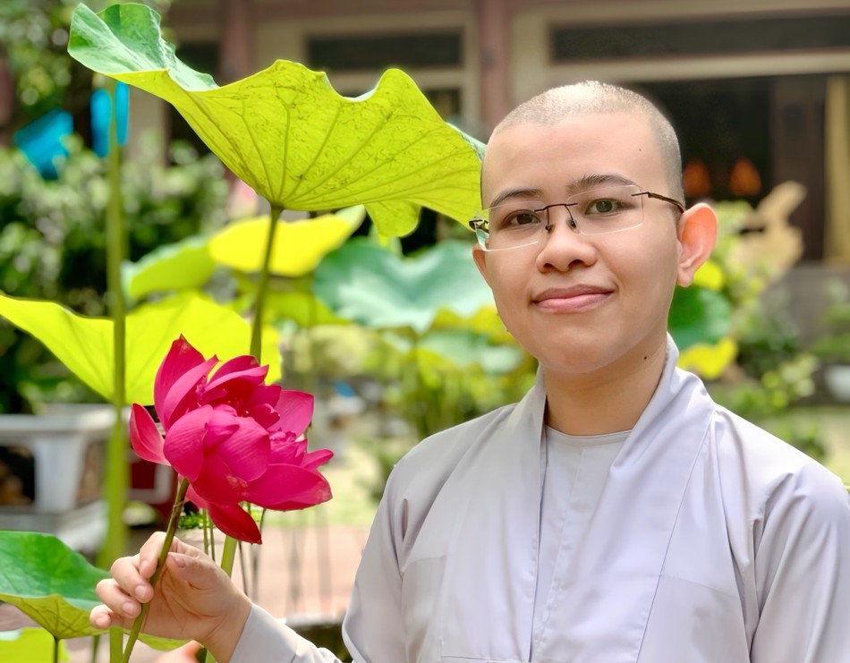 Sư cô Thích nữ Diệu Trí Sư cô Thích nữ Diệu Trí
