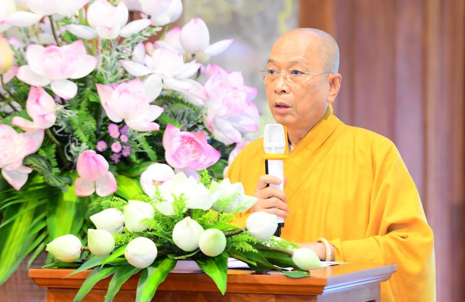 Thượng tọa Thích Huệ Khai phát biểu khai mạc