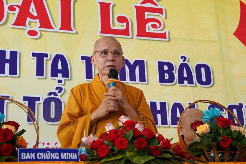 Hòa thượng Thích Hạnh Thể ban đạo từ