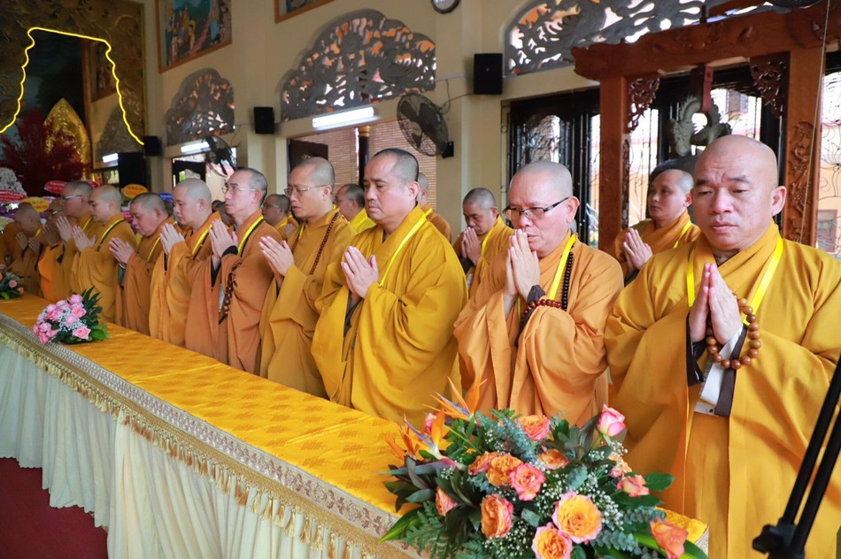 Thành tâm tưởng niệm Thành tâm tưởng niệm