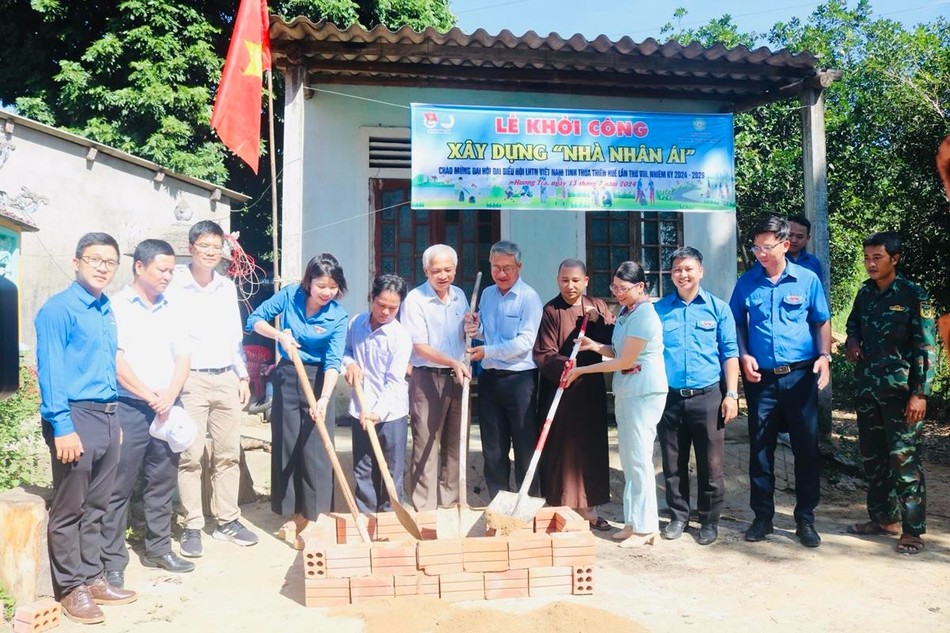 Khởi công xây dựng nhà Nhân ái Khởi công xây dựng nhà Nhân ái