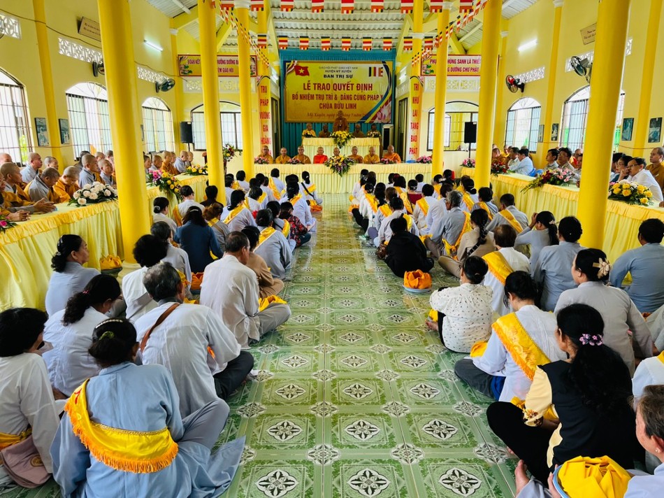 Quang cảnh buổi lễ Quang cảnh buổi lễ