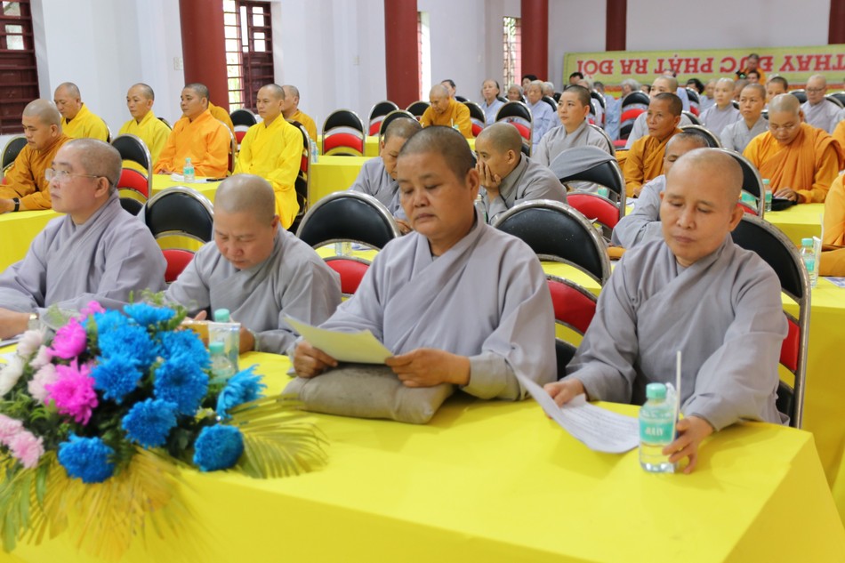 Chư Ni tham dự Chư Ni tham dự