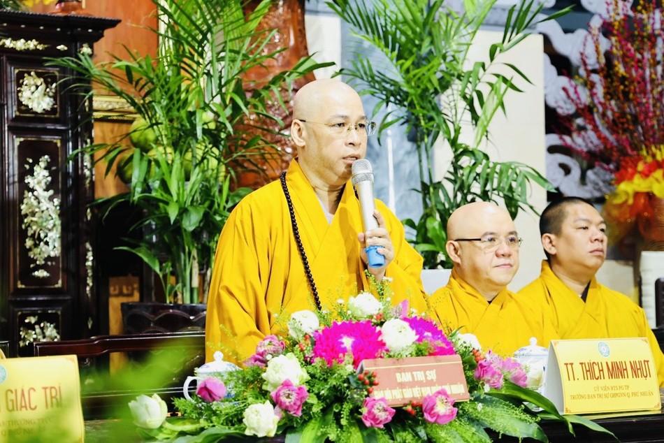 Thượng tọa Thích Minh Nhựt sách tấn chư hành giả Ni tại hạ trường tổ đình Kim Sơn Thượng tọa Thích Minh Nhựt sách tấn chư hành giả Ni tại hạ trường tổ đình Kim Sơn