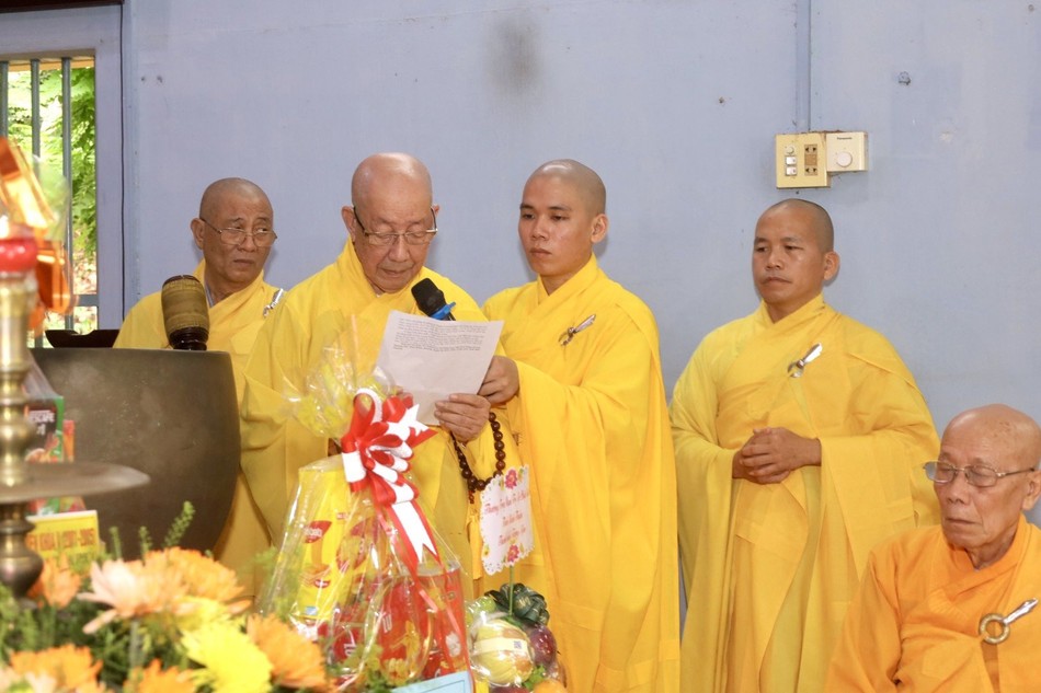 Hòa thượng Thích Tích Quang cung tuyên tiểu sử Hòa thượng Thích Thiện Kim Hòa thượng Thích Tích Quang cung tuyên tiểu sử Hòa thượng Thích Thiện Kim