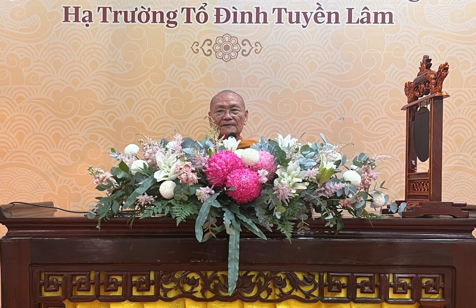 Trưởng lão Hòa thượng Viên Minh thuyết giảng tại hạ trường chùa Tuyền Lâm