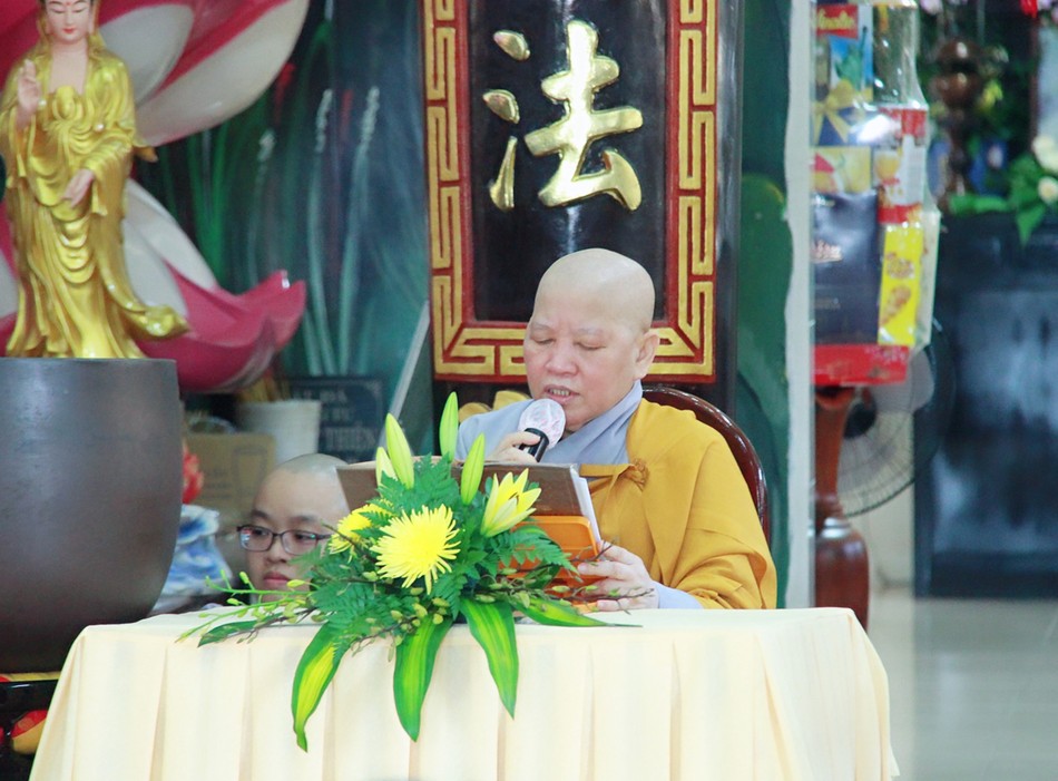 Ni trưởng Thích nữ Chúc Hải, trụ trì chùa Phước Thiện trùng tuyên giới luật Ni trưởng Thích nữ Chúc Hải, trụ trì chùa Phước Thiện trùng tuyên giới luật