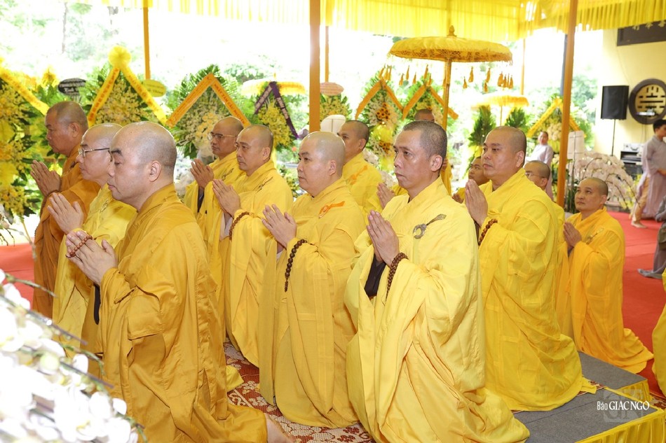 Nhất tâm cầu nguyện