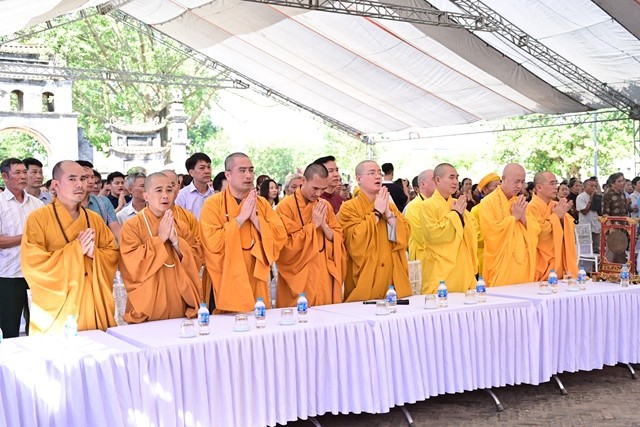 Niệm Phật cầu gia hộ